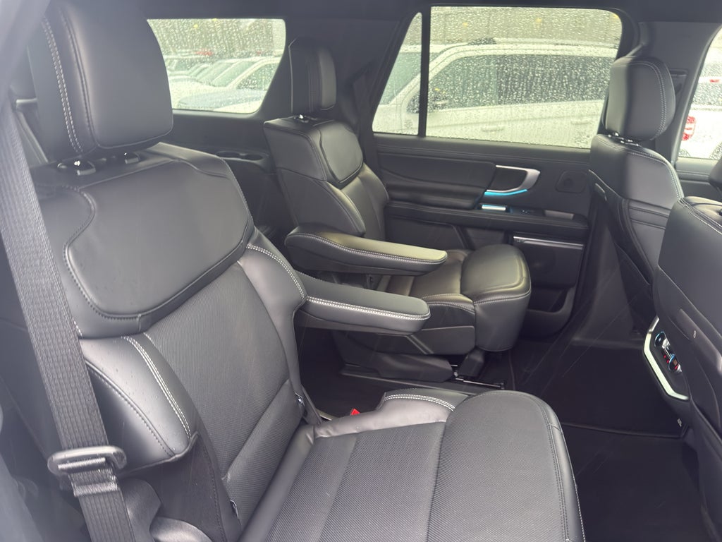 2025 Ford Expedition Platinum®