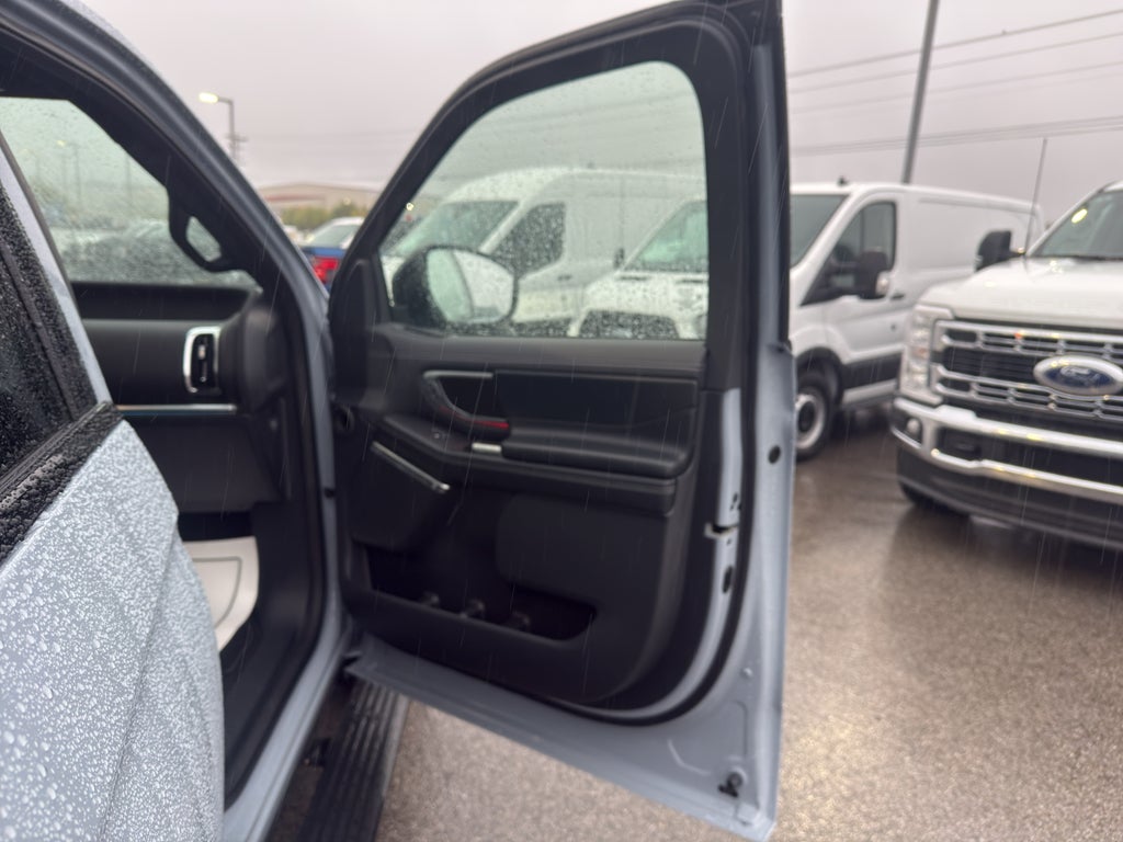 2025 Ford Expedition Platinum®