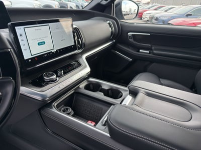 2025 Ford Expedition Platinum®