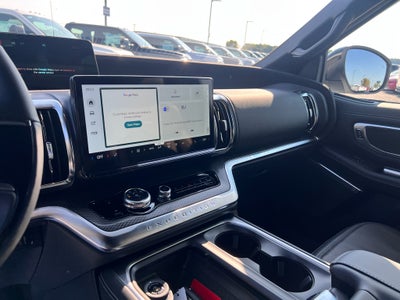 2025 Ford Expedition Platinum®