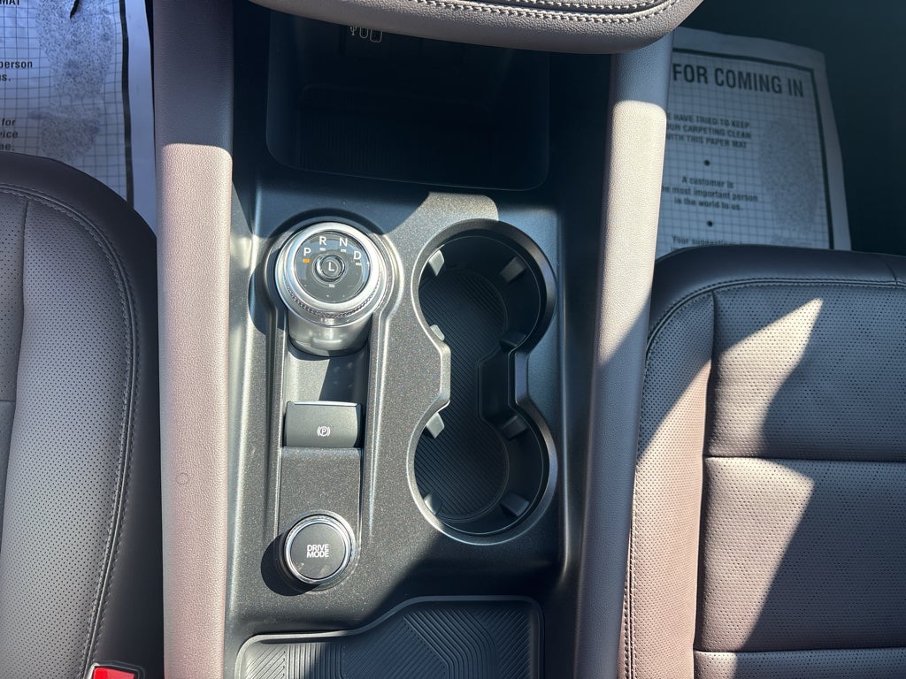 2027 Ford Explorer 4DR 4WD PLTNM