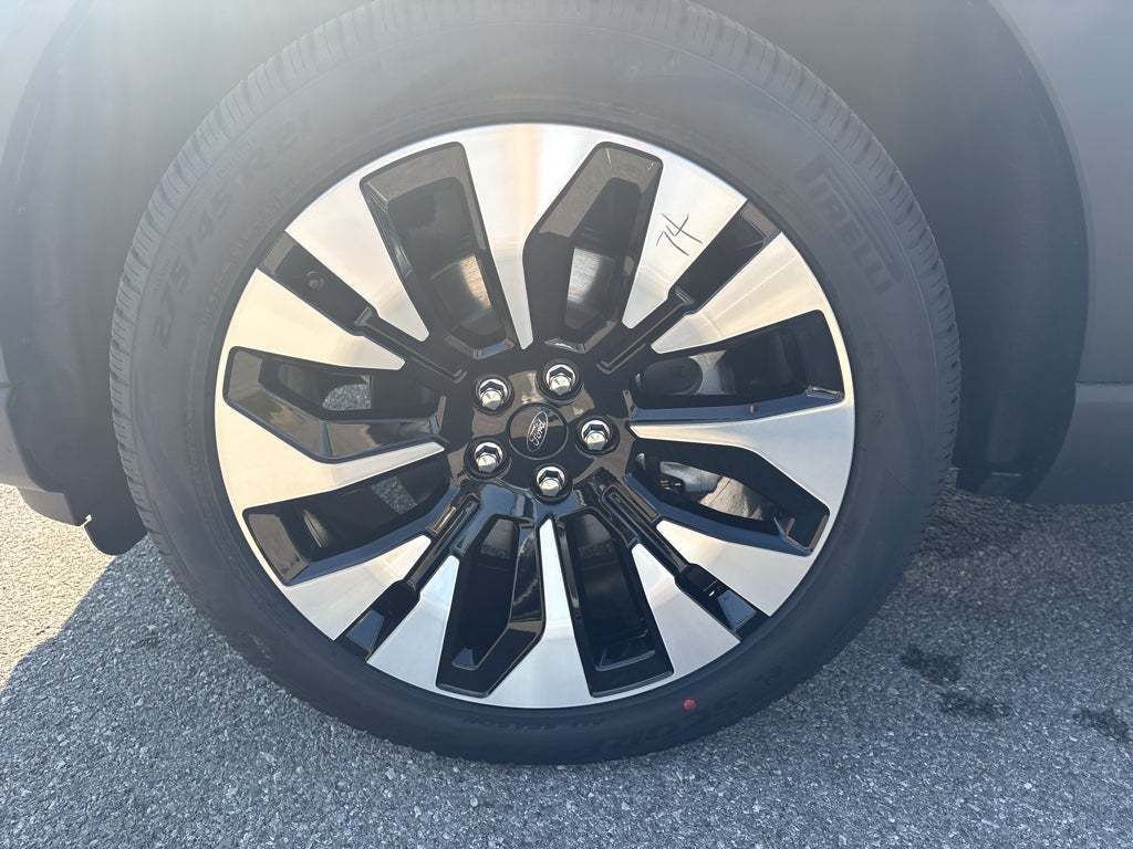2027 Ford Explorer 4DR 4WD PLTNM