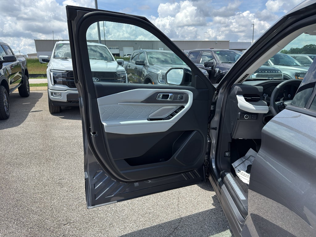 2026 Ford Explorer Platinum™