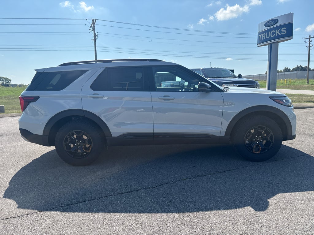 2027 Ford Explorer 4DR AWD TREMOR