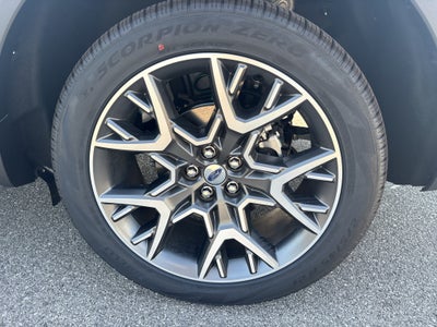2027 Ford Explorer 4DR 4WD PLTNM