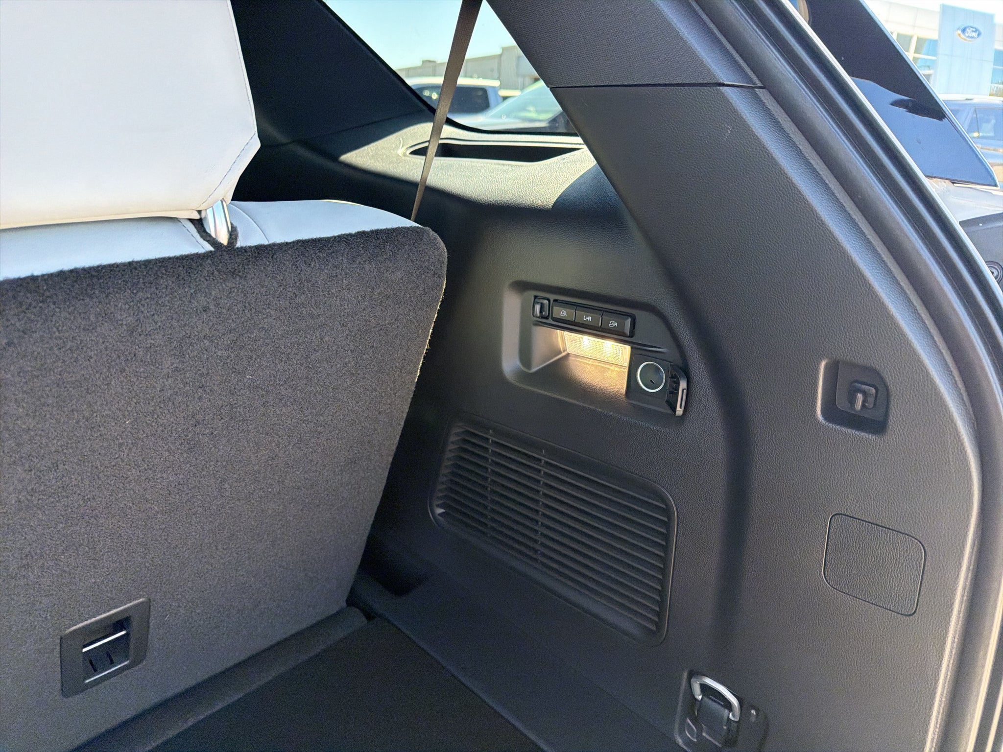 2027 Ford Explorer Platinum™