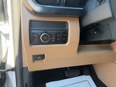 2027 Ford F-250 F-250® Lariat®