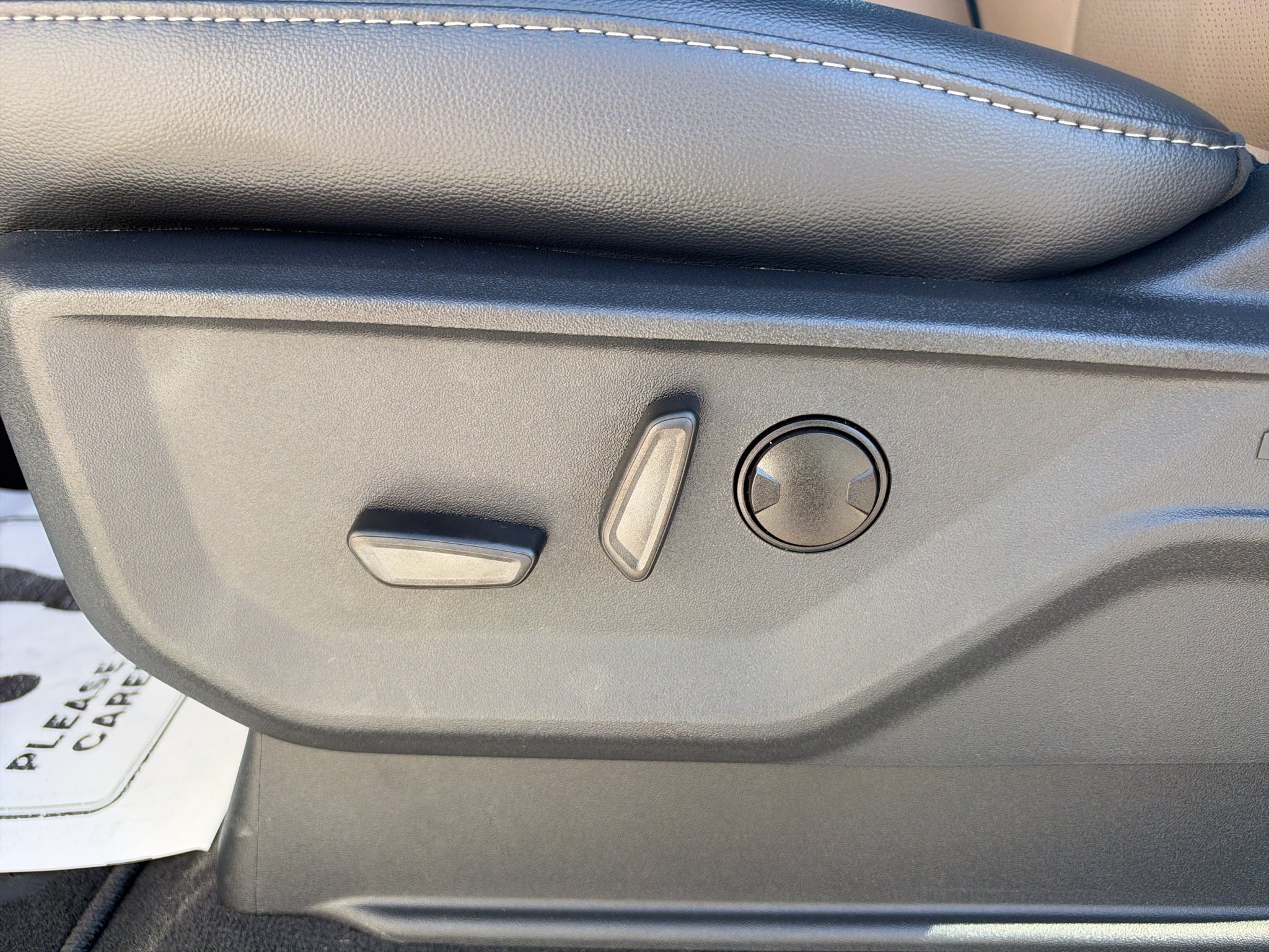 2027 Ford F-250 F-250® Lariat®
