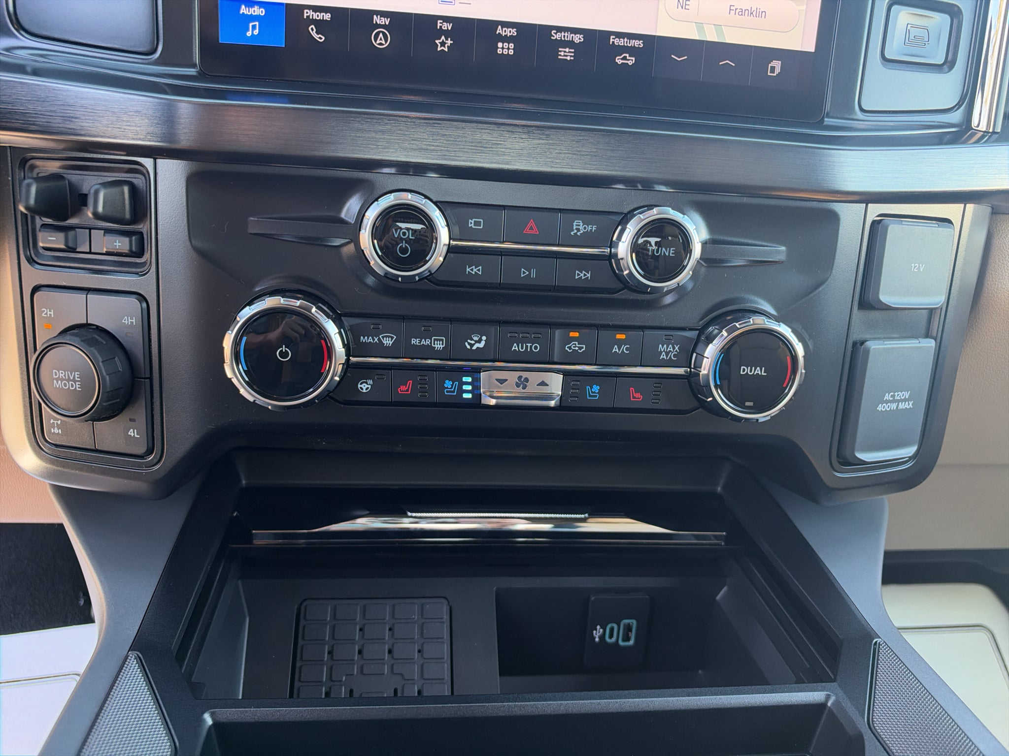 2027 Ford F-250 F-250® Lariat®