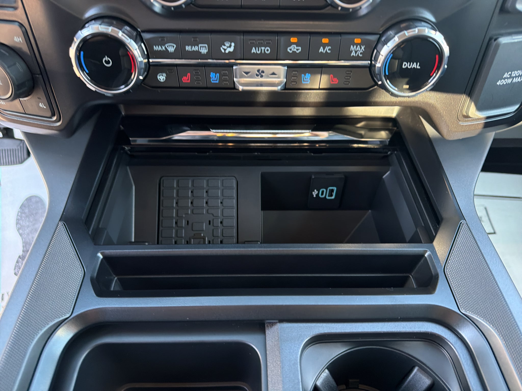 2027 Ford F-250 F-250® Lariat®