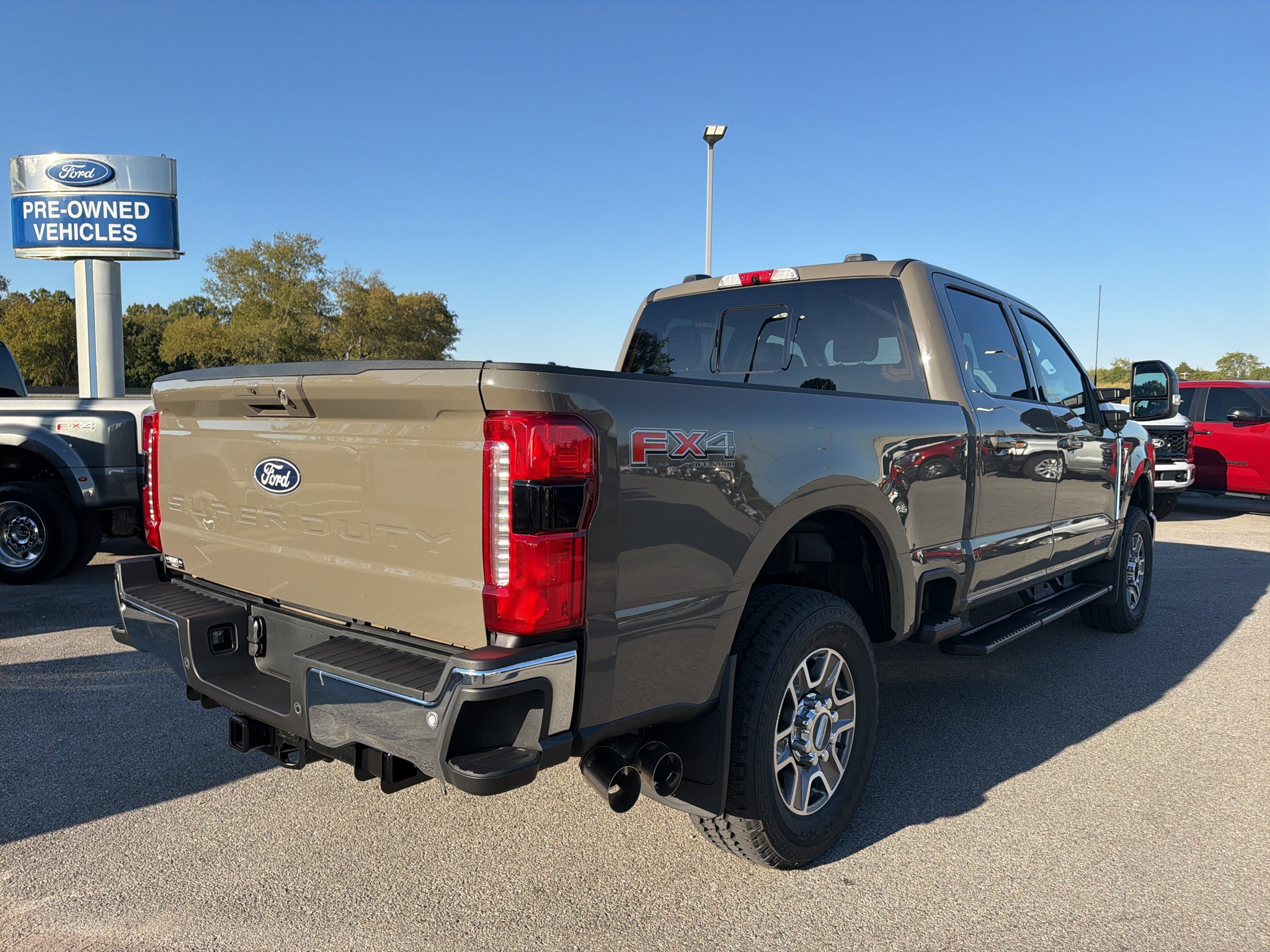 2027 Ford F-250 F-250® Lariat®