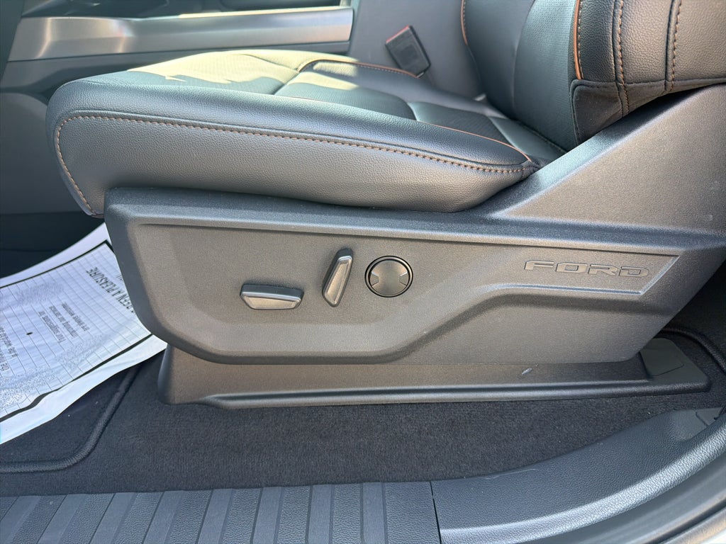2027 Ford F-250 F-250® Lariat®