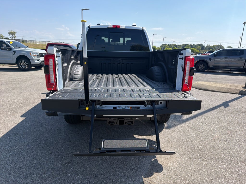 2027 Ford F-250 F-250® Lariat®