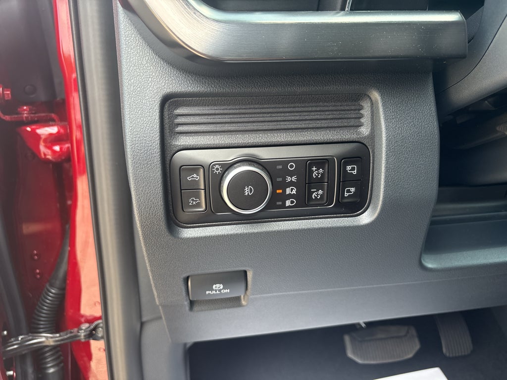2027 Ford F-250 F-250® Lariat®