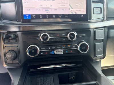 2027 Ford F-250 F-250® Lariat®