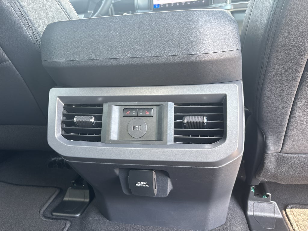 2027 Ford F-250 F-250® Lariat®