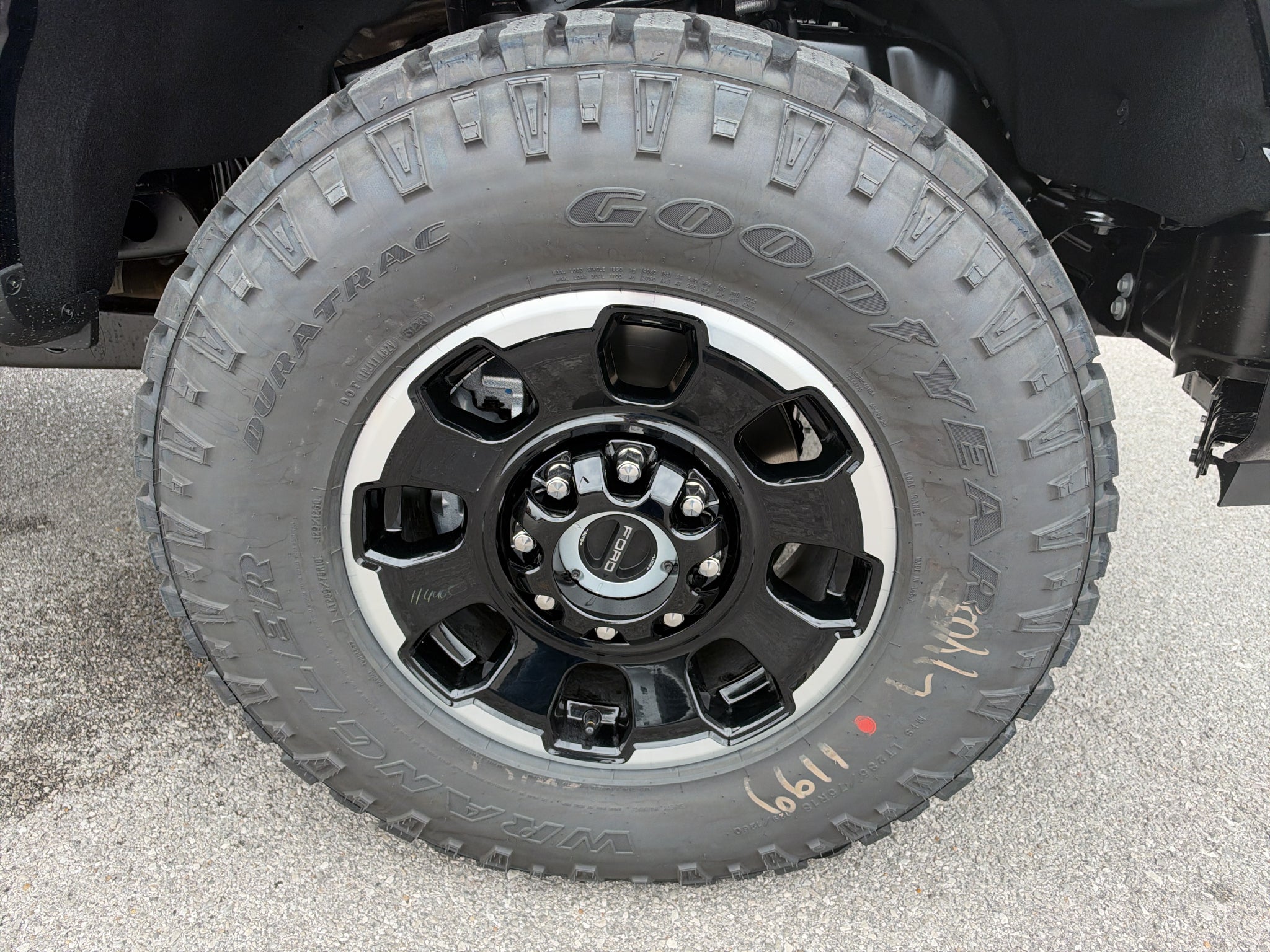 2027 Ford F-250 F-250® Lariat®