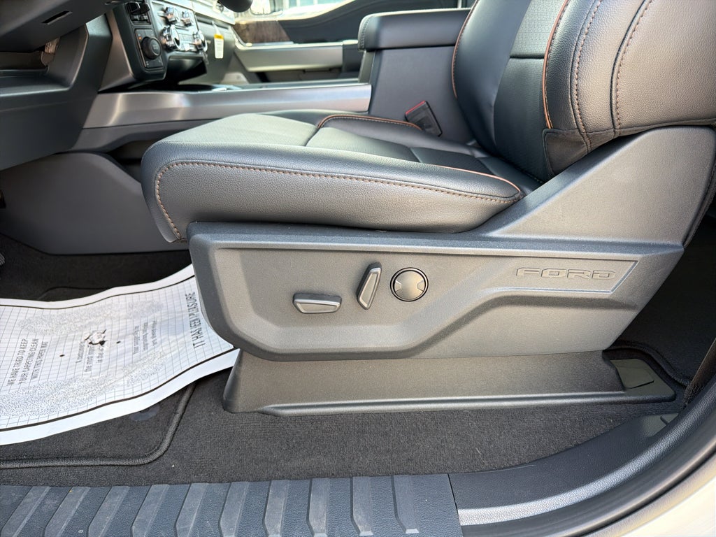 2027 Ford F-250 F-250® Lariat®