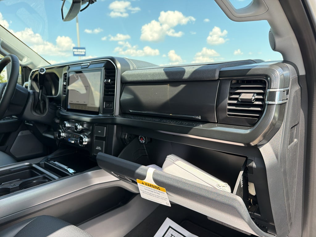 2027 Ford F-250 F-250® Lariat®