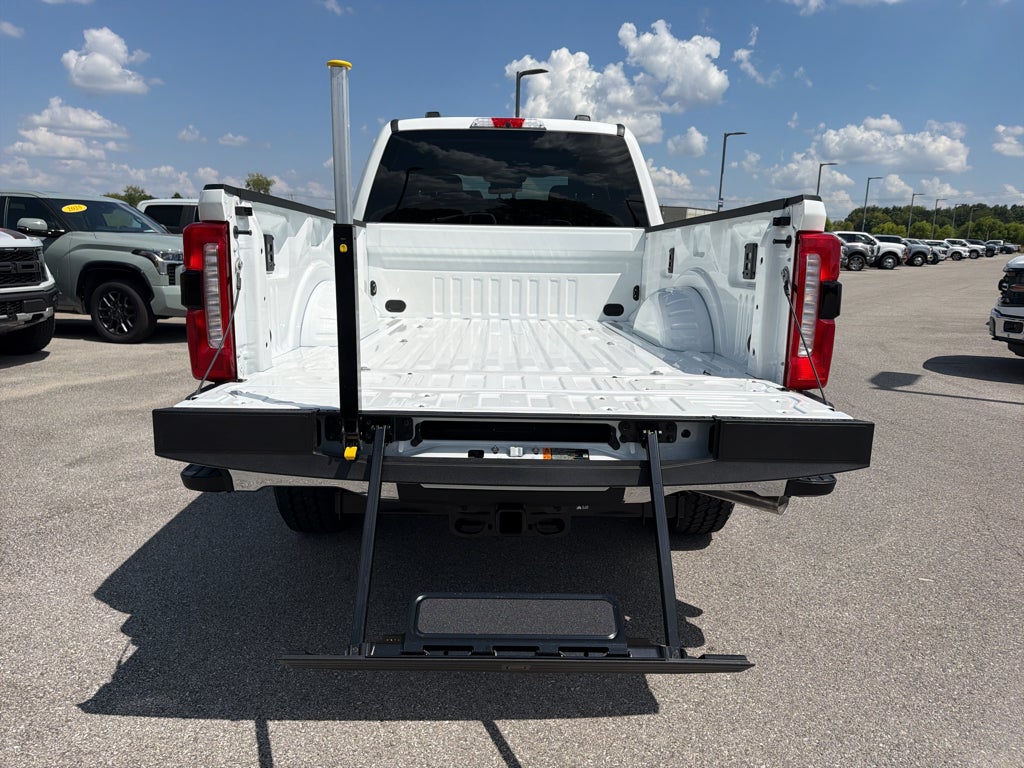 2027 Ford F-250 F-250® Lariat®