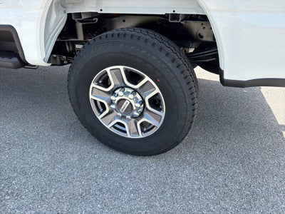 2027 Ford F-250 F-250® Lariat®
