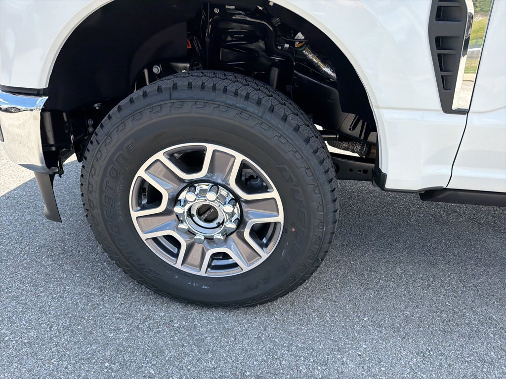 2027 Ford F-250 F-250® Lariat®