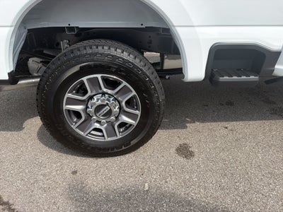 2027 Ford F-250 F-250® Lariat®