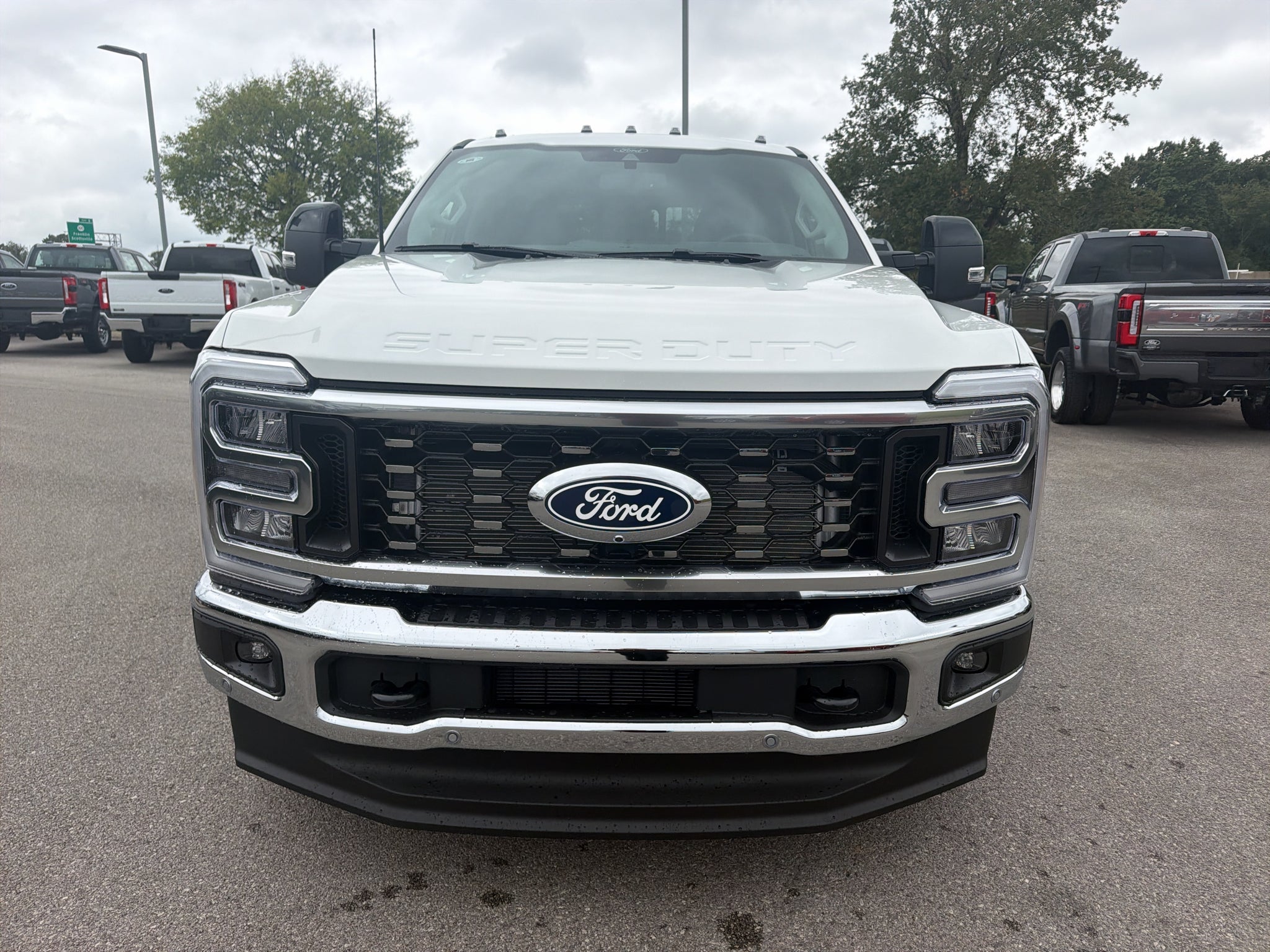 2027 Ford F-350 F-350® Lariat®