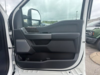 2027 Ford F-350 F-350® Lariat®