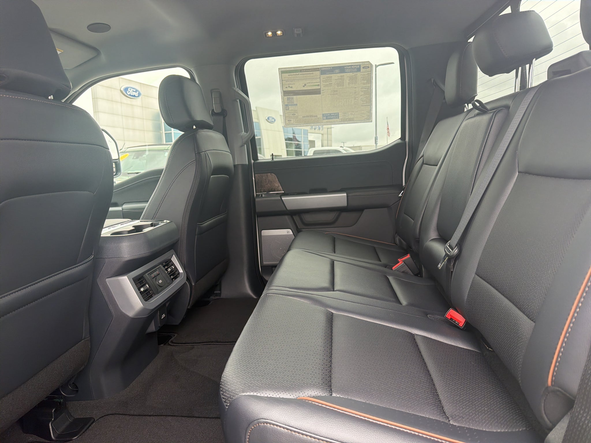 2027 Ford F-350 F-350® Lariat®