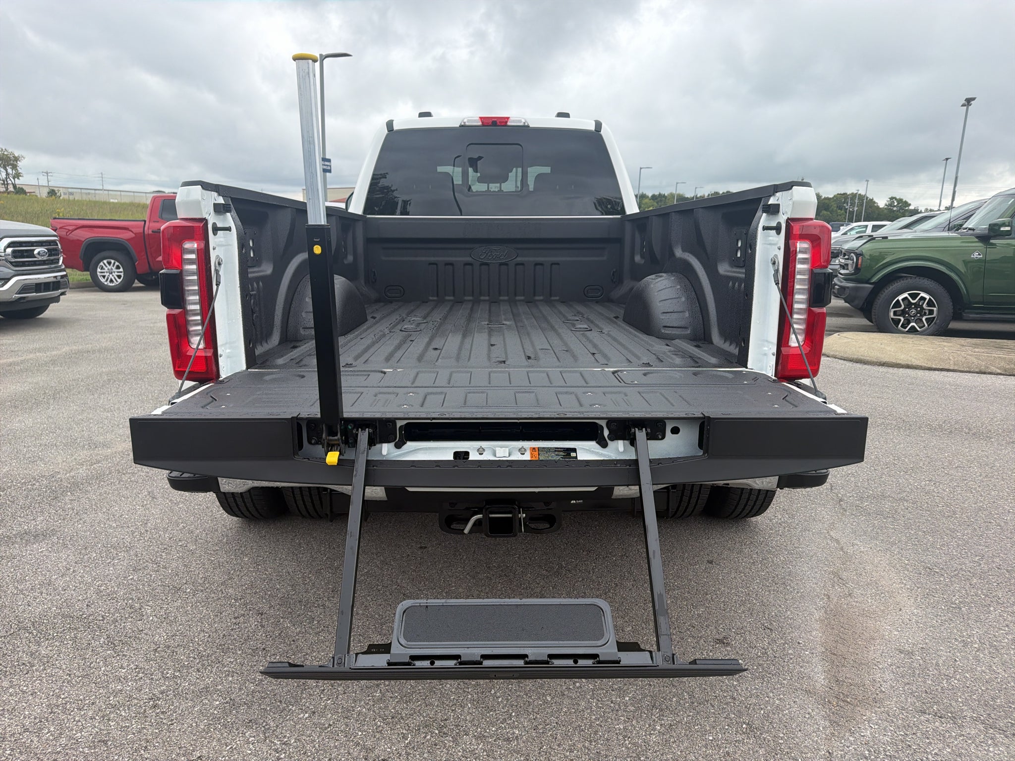 2027 Ford F-350 F-350® Lariat®