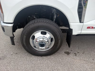 2027 Ford F-350 F-350® Lariat®