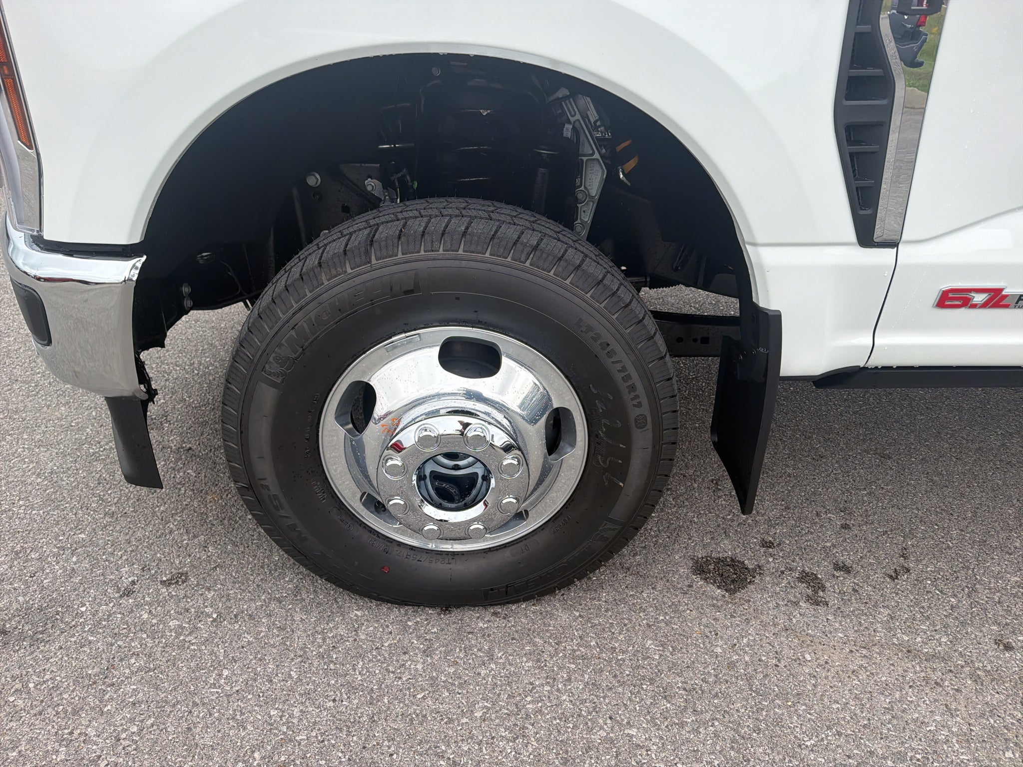 2027 Ford F-350 F-350® Lariat®