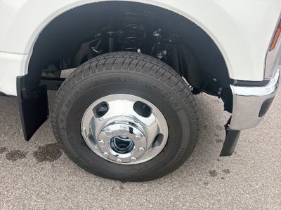 2027 Ford F-350 F-350® Lariat®