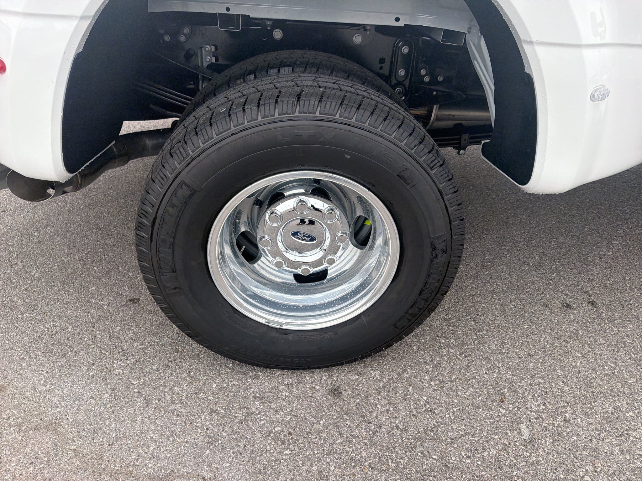 2027 Ford F-350 F-350® Lariat®