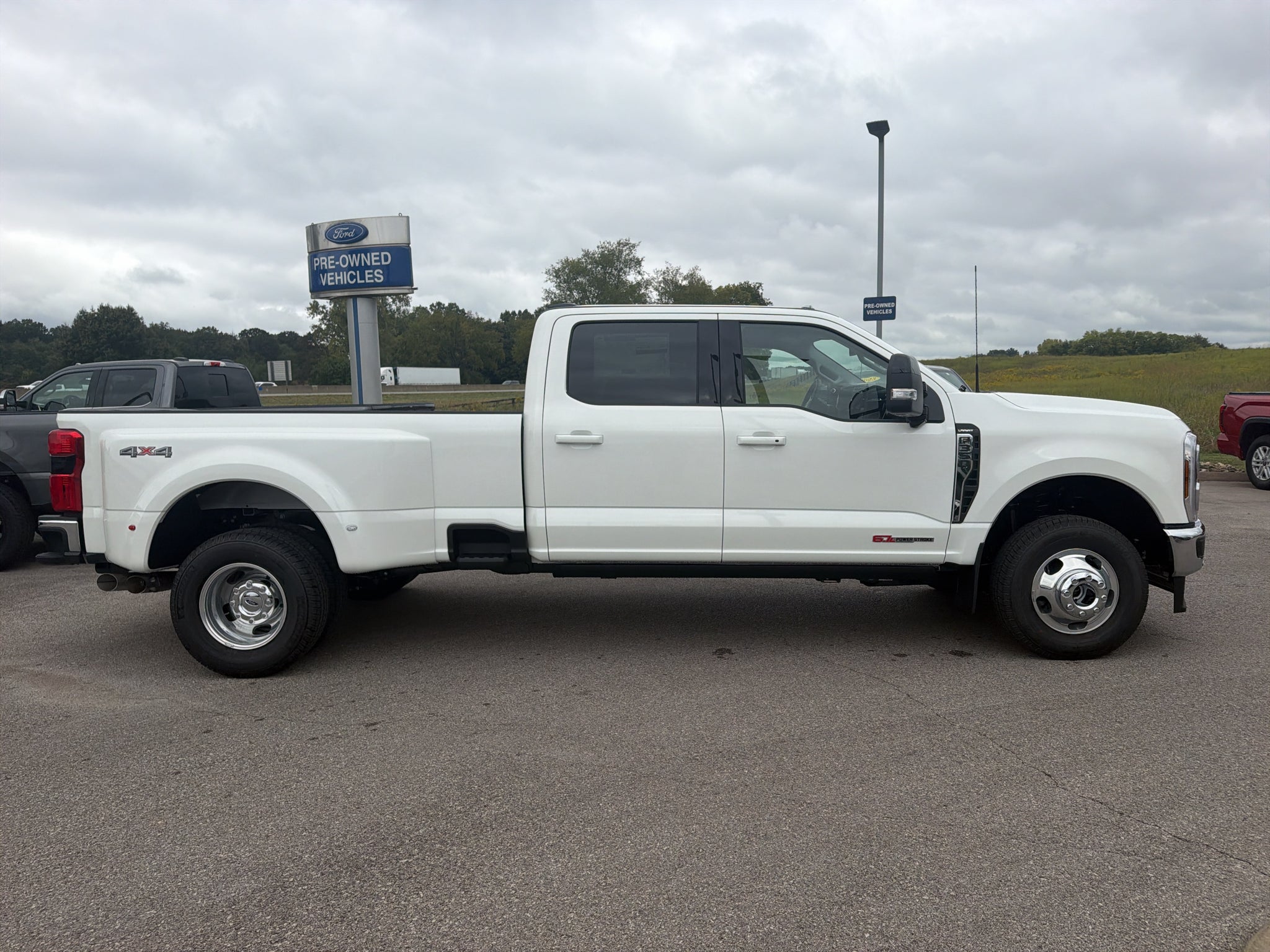 2027 Ford F-350 F-350® Lariat®