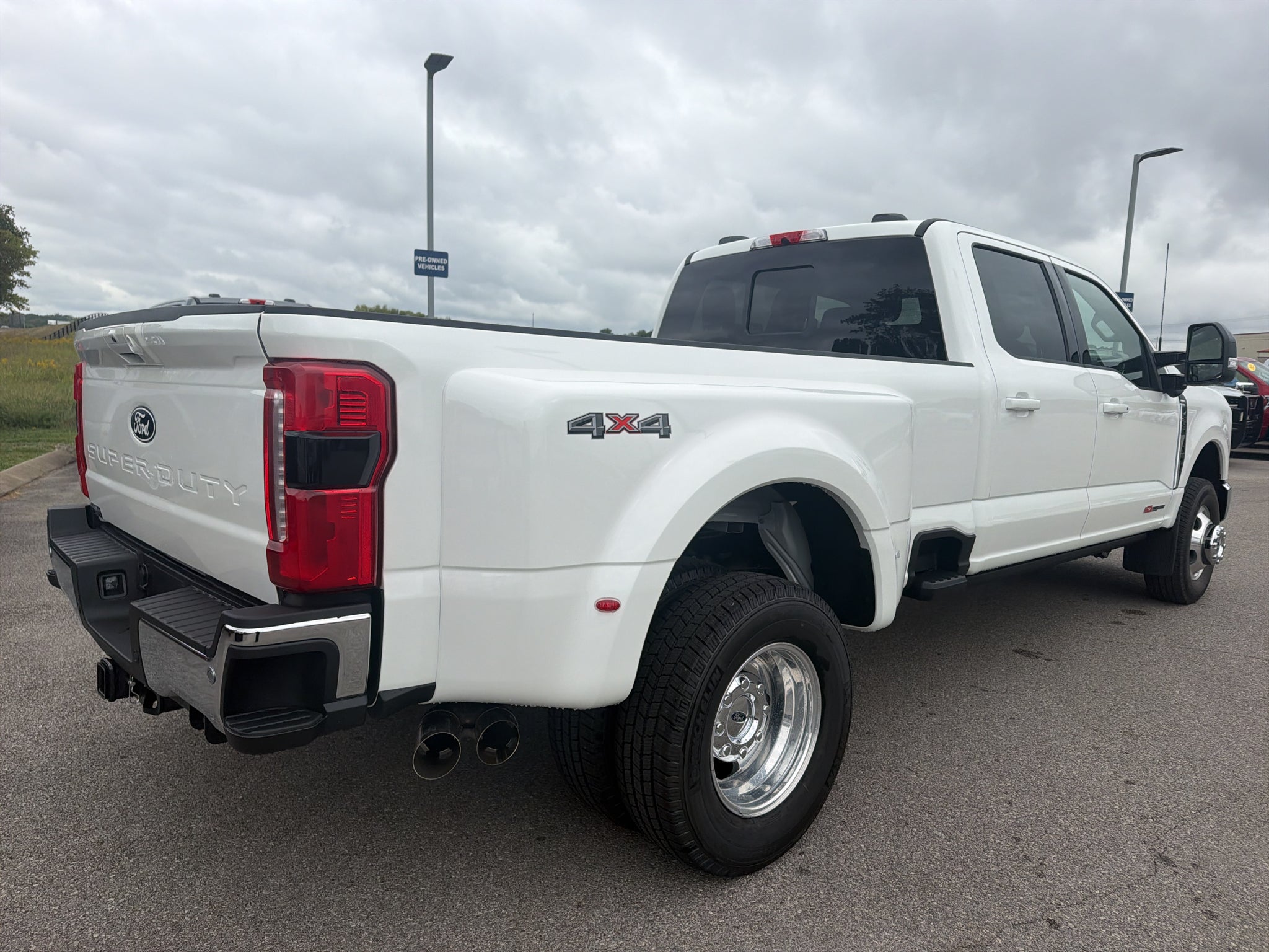 2027 Ford F-350 F-350® Lariat®