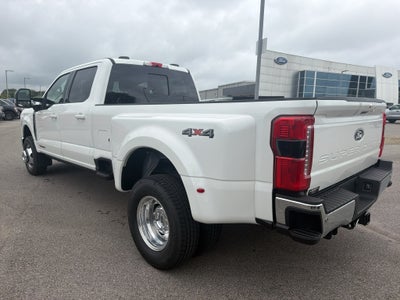 2027 Ford F-350 F-350® Lariat®
