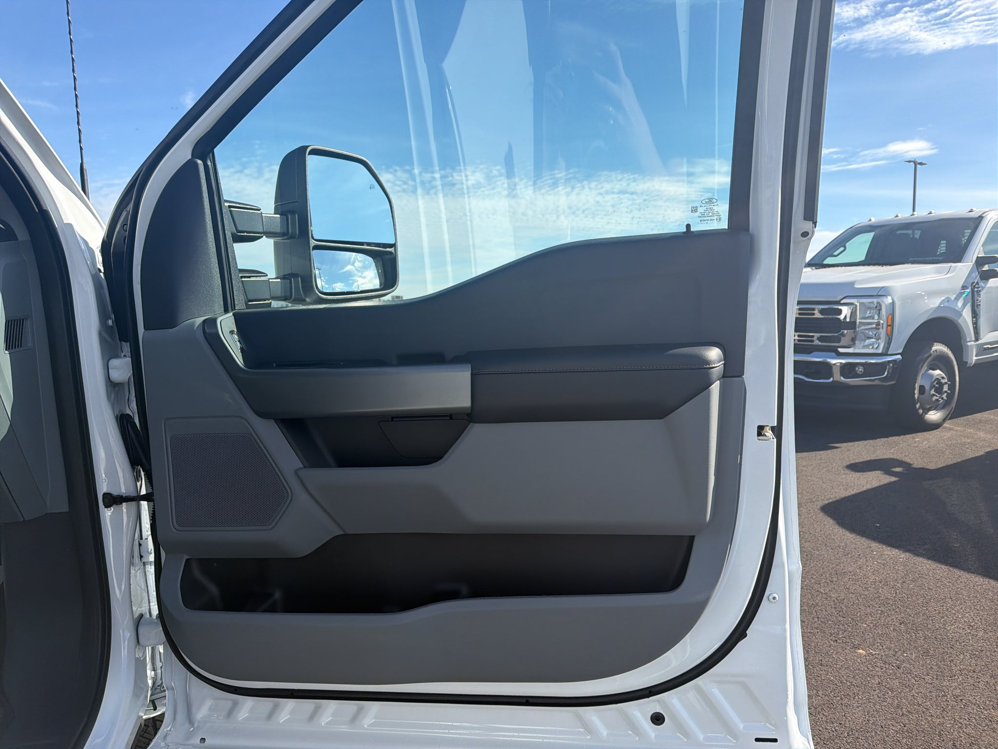 2027 Ford F-350 XLT