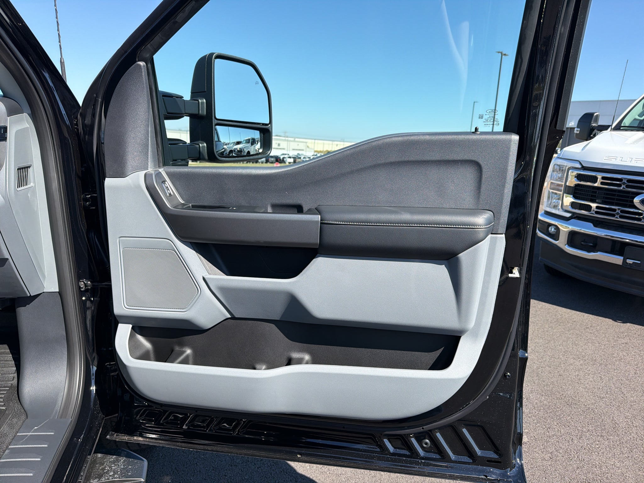 2027 Ford F-350 XLT