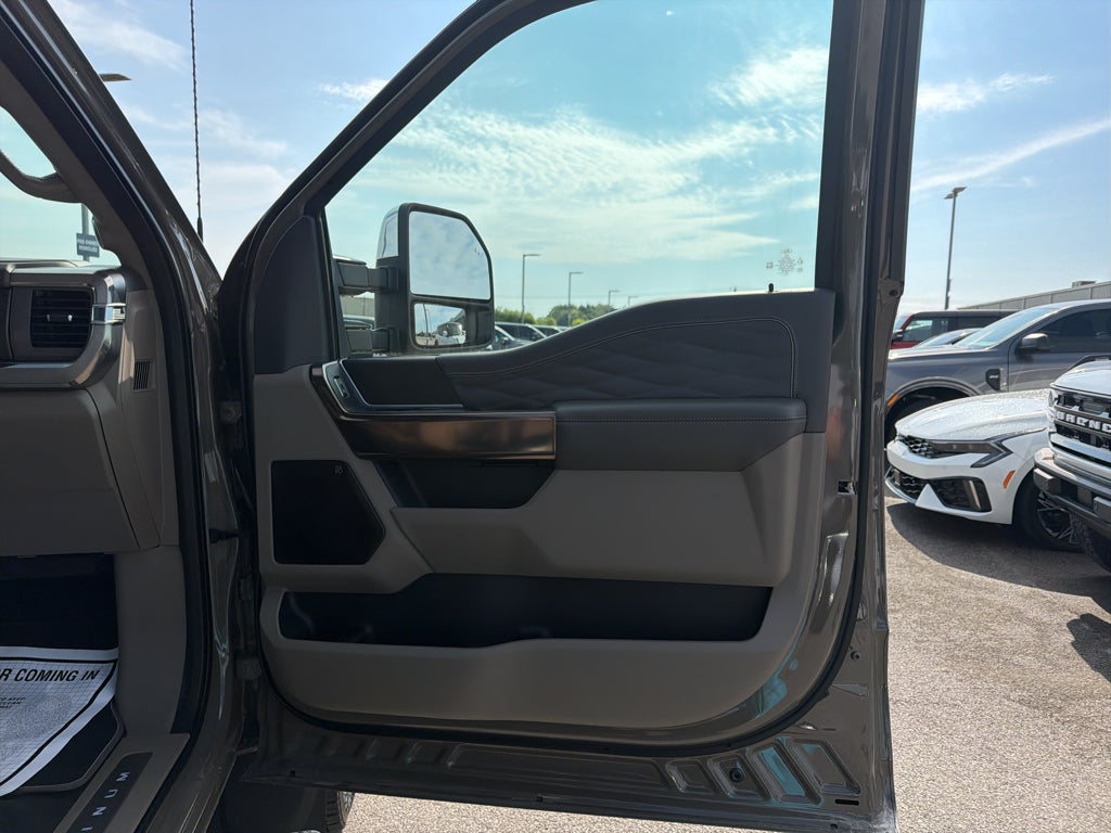 2027 Ford F-450 F-450® Platinum®