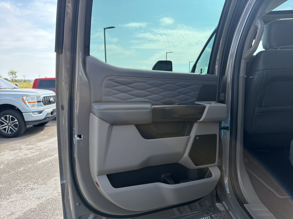 2027 Ford F-450 F-450® Platinum®