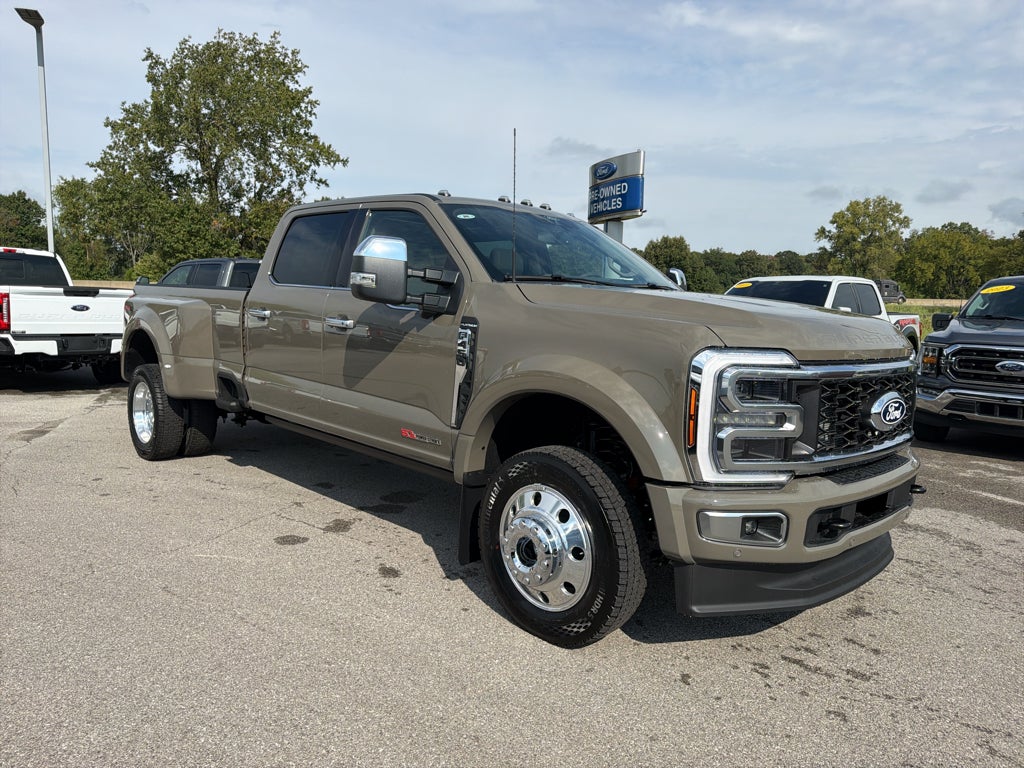 2027 Ford F-450 F-450® Platinum®