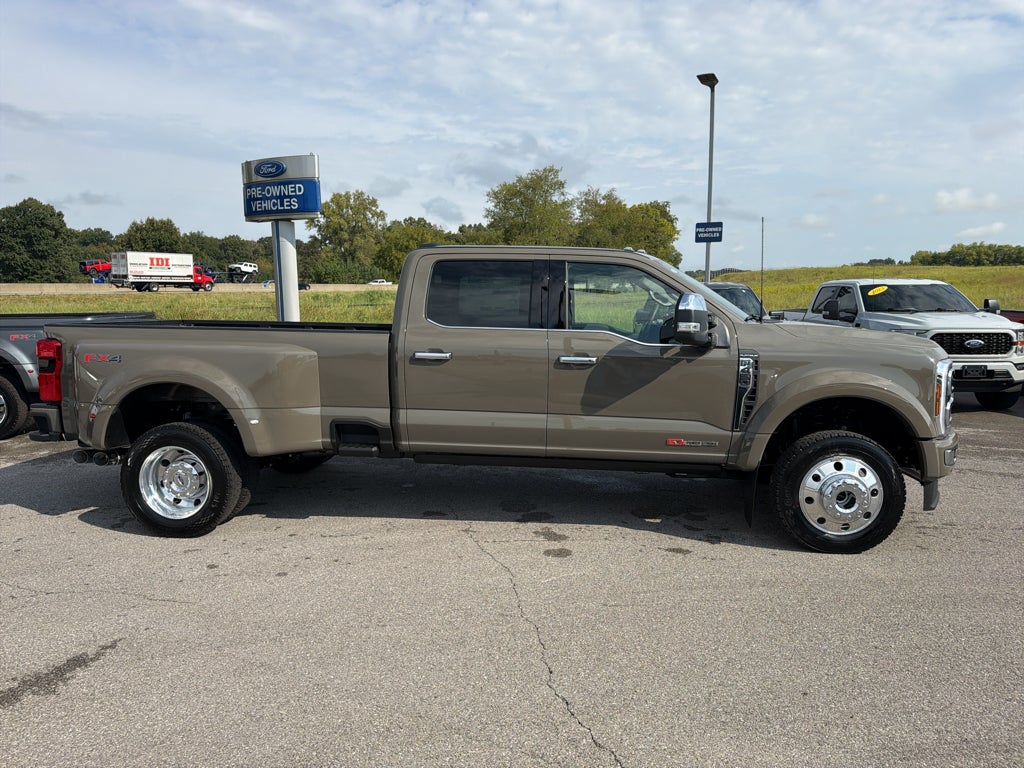 2027 Ford F-450 F-450® Platinum®