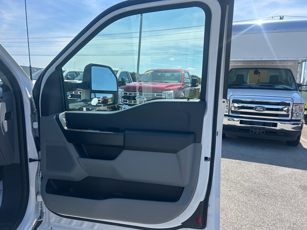 2025 Ford F-350 F-350® XL