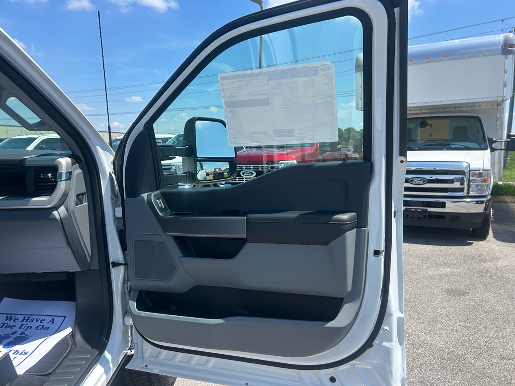 2025 Ford F-350 F-350® XL